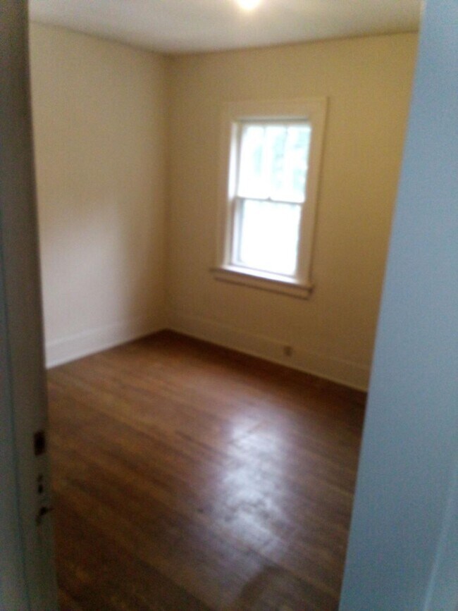 Building Photo - 3532 Watson Ave