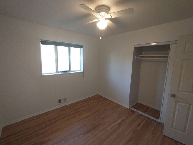 Building Photo - 3325 Martin Dr