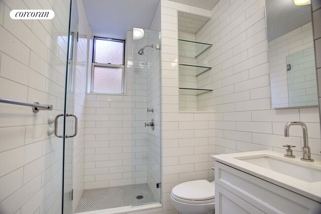Building Photo - 250 W 104th St