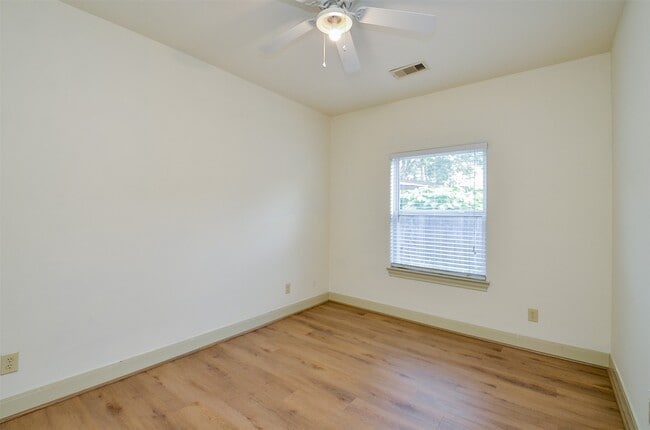 Building Photo - 1414 Southwick St
