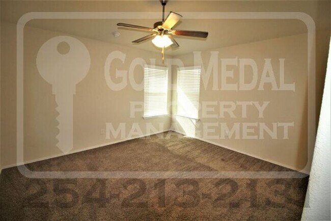 Building Photo - Beautiful 3-bedroom, 2-bathroom home with a 2-car garage now available for rent!