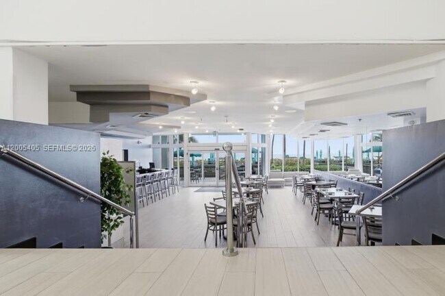 Building Photo - 16500 Collins Ave
