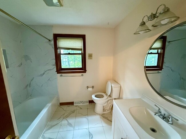 Building Photo - 69 Timberline Dr