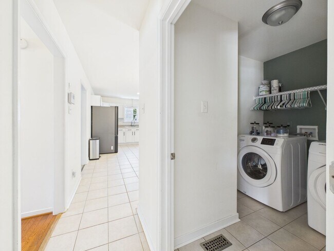 Building Photo - 12625 Summerhouse Ln