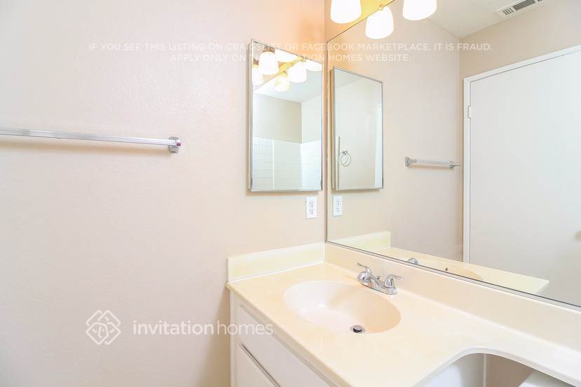 Building Photo - 25757 St Marta Dr