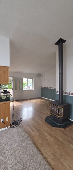 Building Photo - 27914 Hinkleman Rd