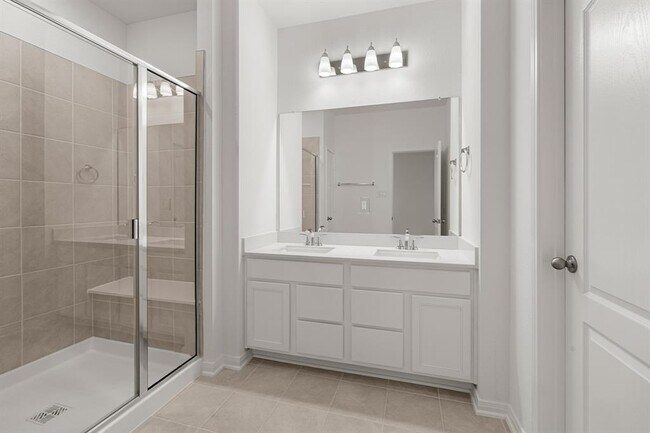 Building Photo - 7611 Royal Oasis Ln