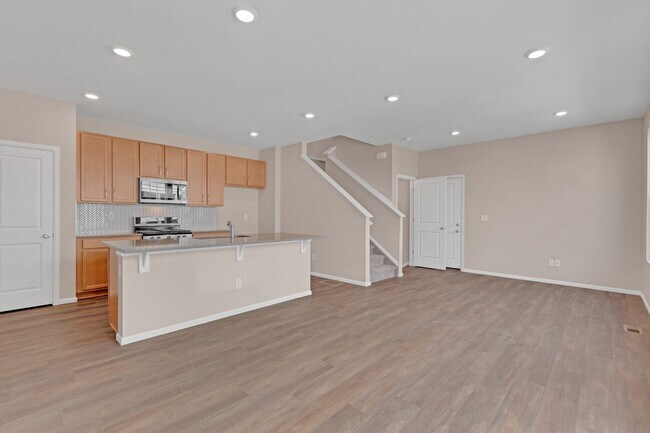 Building Photo - Contemporary 3 bedroom attached residence ...