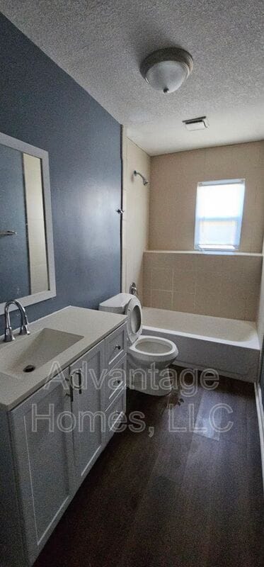 Building Photo - 704 N 70th St