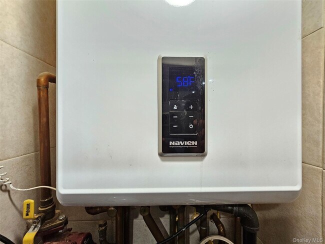 Building Photo - 49 Greenridge Ave