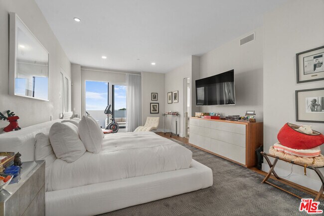 Building Photo - 22065 Pacific Coast Hwy