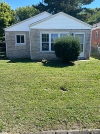 Building Photo - 241 N 19th Ave