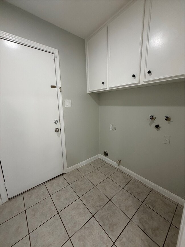 Building Photo - 10402 Belfast Rd