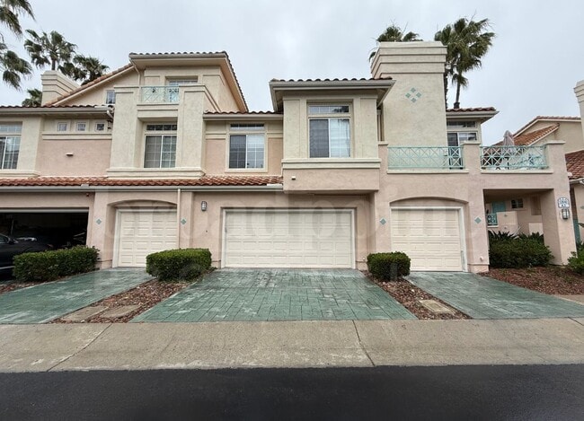 Building Photo - 12640 Springbrook Dr