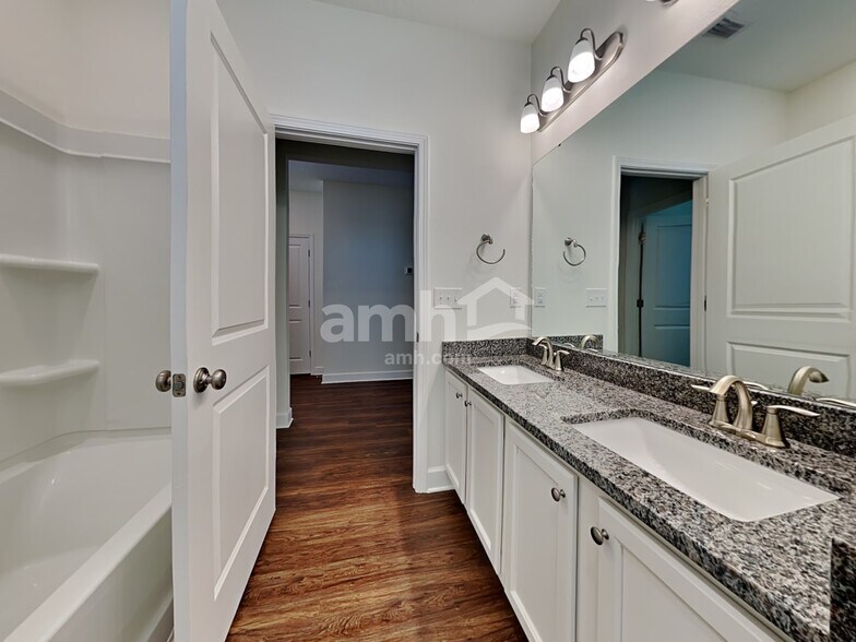 Building Photo - 5786 Hampton Creek Rd