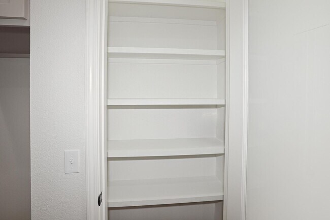 Building Photo - 10424 Tierra Santa Dr