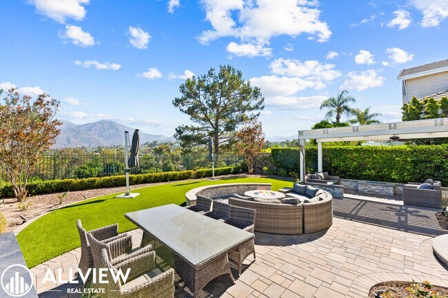 Building Photo - Luxury Living in the Prestigious Guard-Gated Community of Dove Canyon