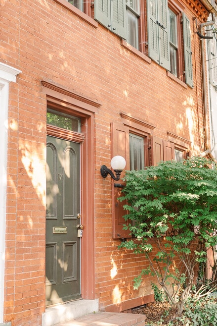 Building Photo - 17 N Plum St