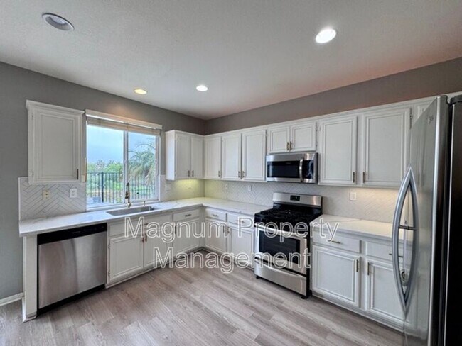 Building Photo - 32358 Gardenvail Dr