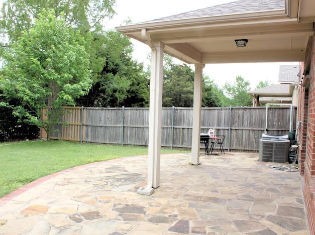 Building Photo - 5996 Clearwater Dr