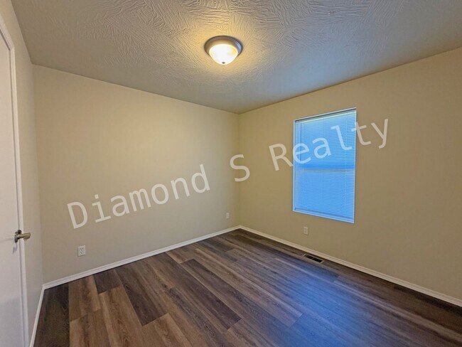 Building Photo - **MOVE IN SPECIAL!** Brand New Build - Conveniently Located near National and Kearney