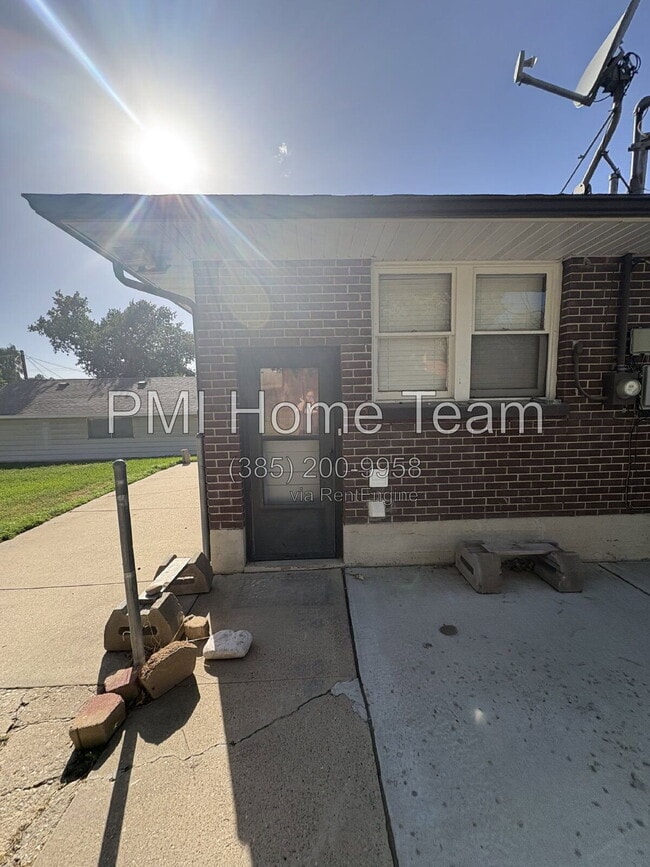 Building Photo - 567 E 4400 S