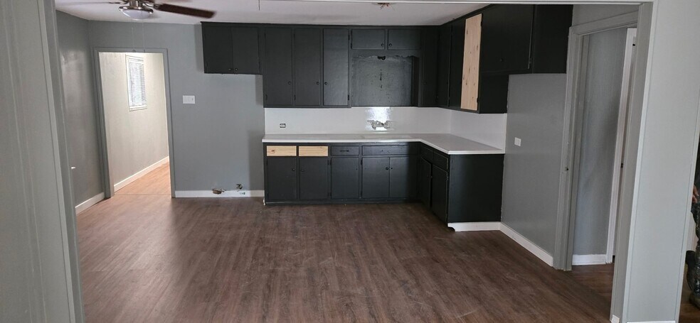 Building Photo - 1043 John Page Dr