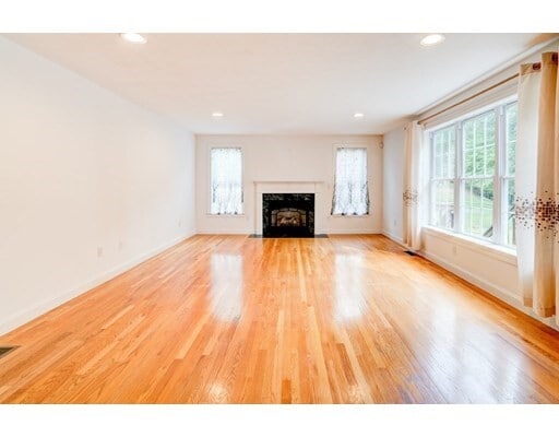 Building Photo - 28B Minot Ave