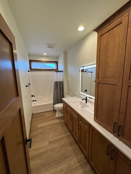 Building Photo - 403 Founders Way