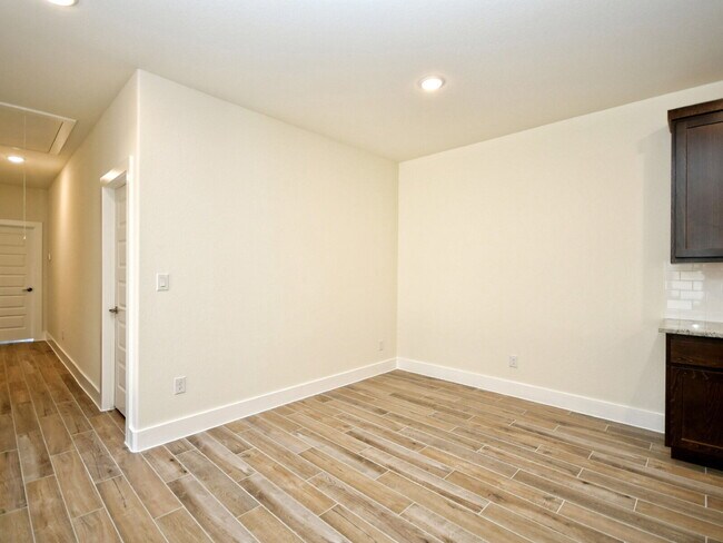 Building Photo - "Charming 3-Bed Condo Retreat with 2 Full Baths – 1475 Sq Ft of Comfort in Georgetown, TX!"