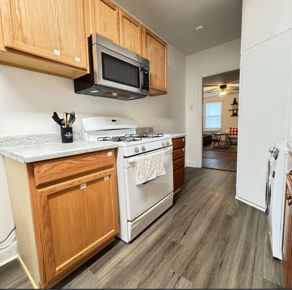 Building Photo - 441 Manor Pl NW