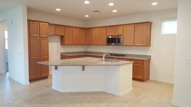 Building Photo - 2258 S Wallrade Ln