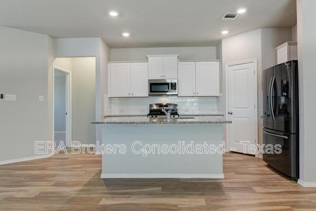 Building Photo - 6039 Akin Quay