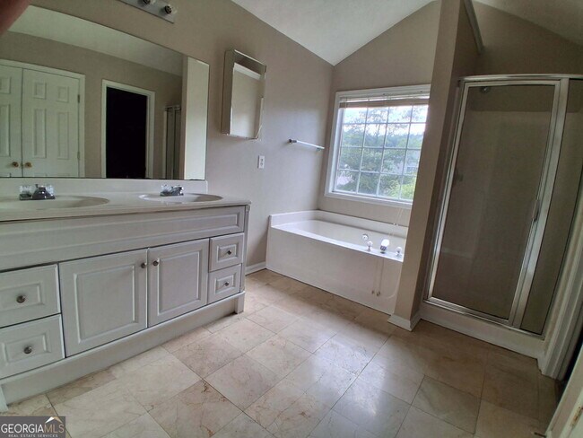 Building Photo - 1031 Maple Leaf Dr