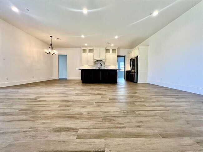 Building Photo - 3903 Eskew Dr