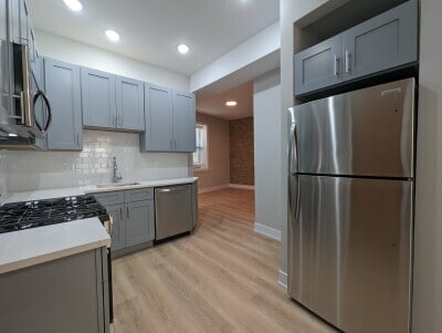 Building Photo - 421 W Belden