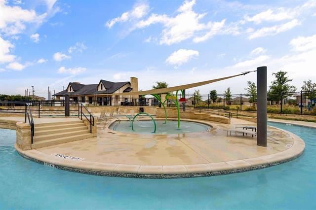 Building Photo - 825 Blackhorse Trl