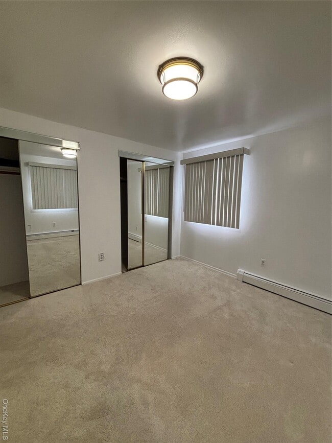 Building Photo - 2355 Vista Ct