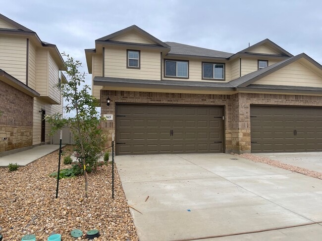 Building Photo - 3 Bedroom, 2.5 Bathroom, Two-story Duplex ...