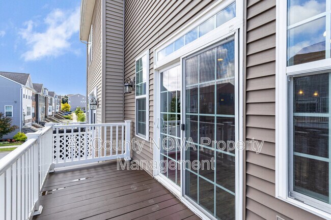 Building Photo - 2908 Pinebrook Rd