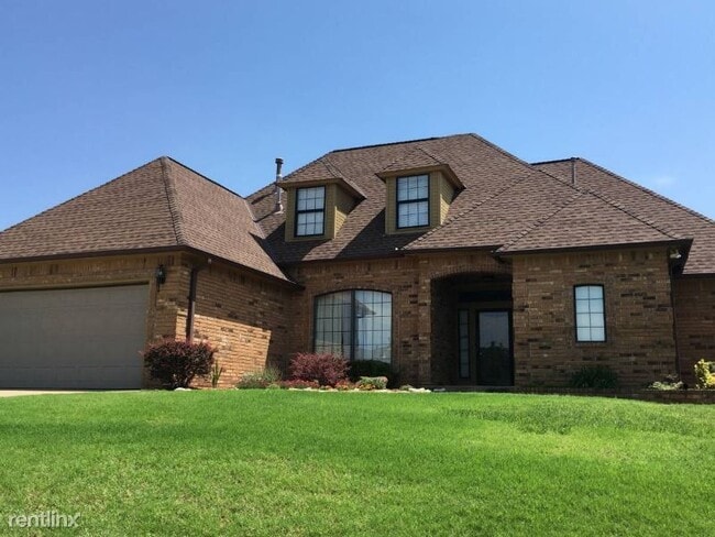 Primary Photo - 6308 N Bryant Ct