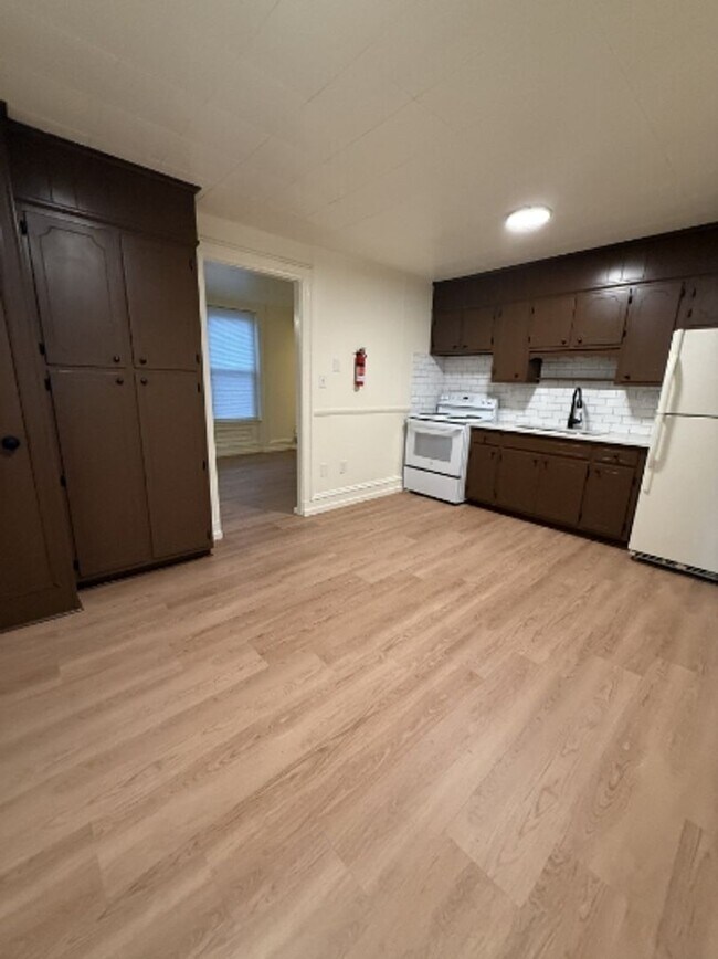 Building Photo - 243 Old Leacock Rd