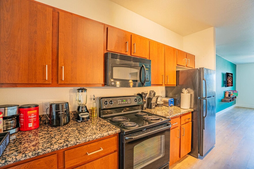 Building Photo - 6610 N 93rd Ave