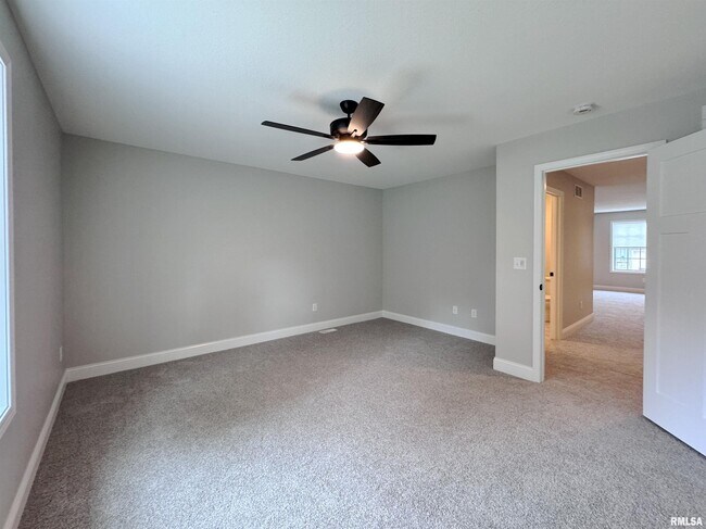 Building Photo - 7615 Walnut Bend Dr