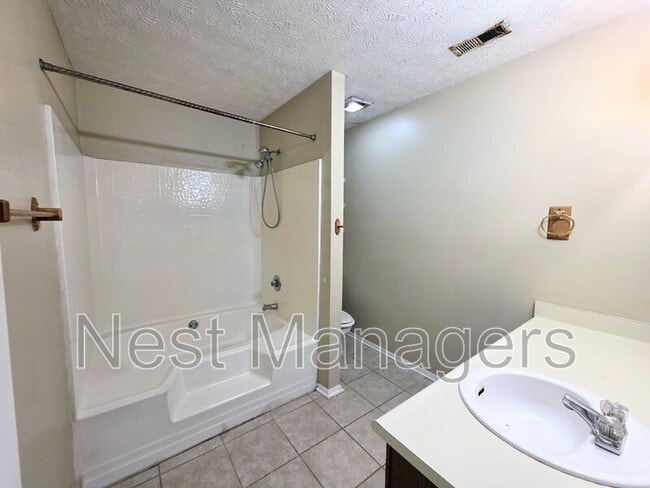 Building Photo - 1861 Tryon Dr