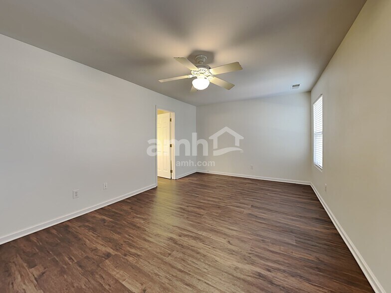 Building Photo - 4477 Westhill Pl