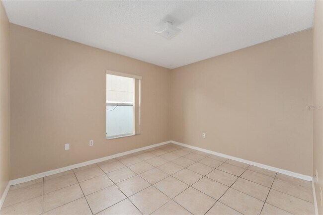 Building Photo - 502 Woodland Creek Blvd