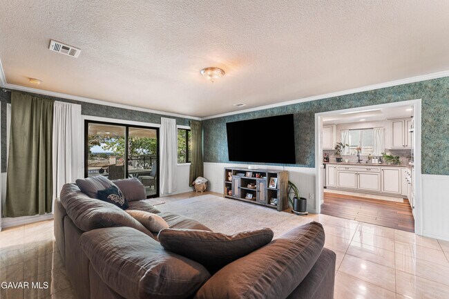 Building Photo - 5641 Hickory St