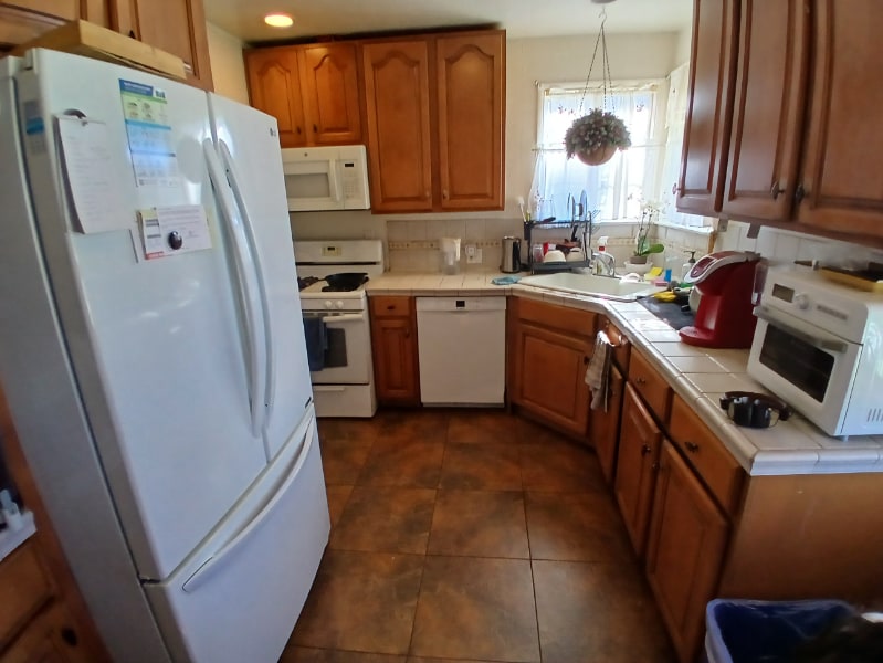 Building Photo - 8900 Swinton Ave