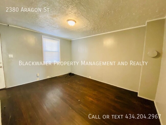 Building Photo - 2380 Aragon St